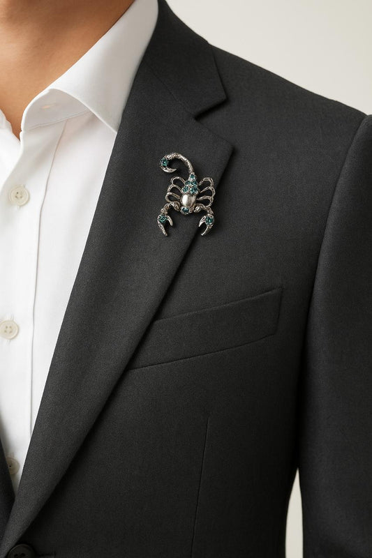 Escorpión Poder que Hipnotiza Prendedor